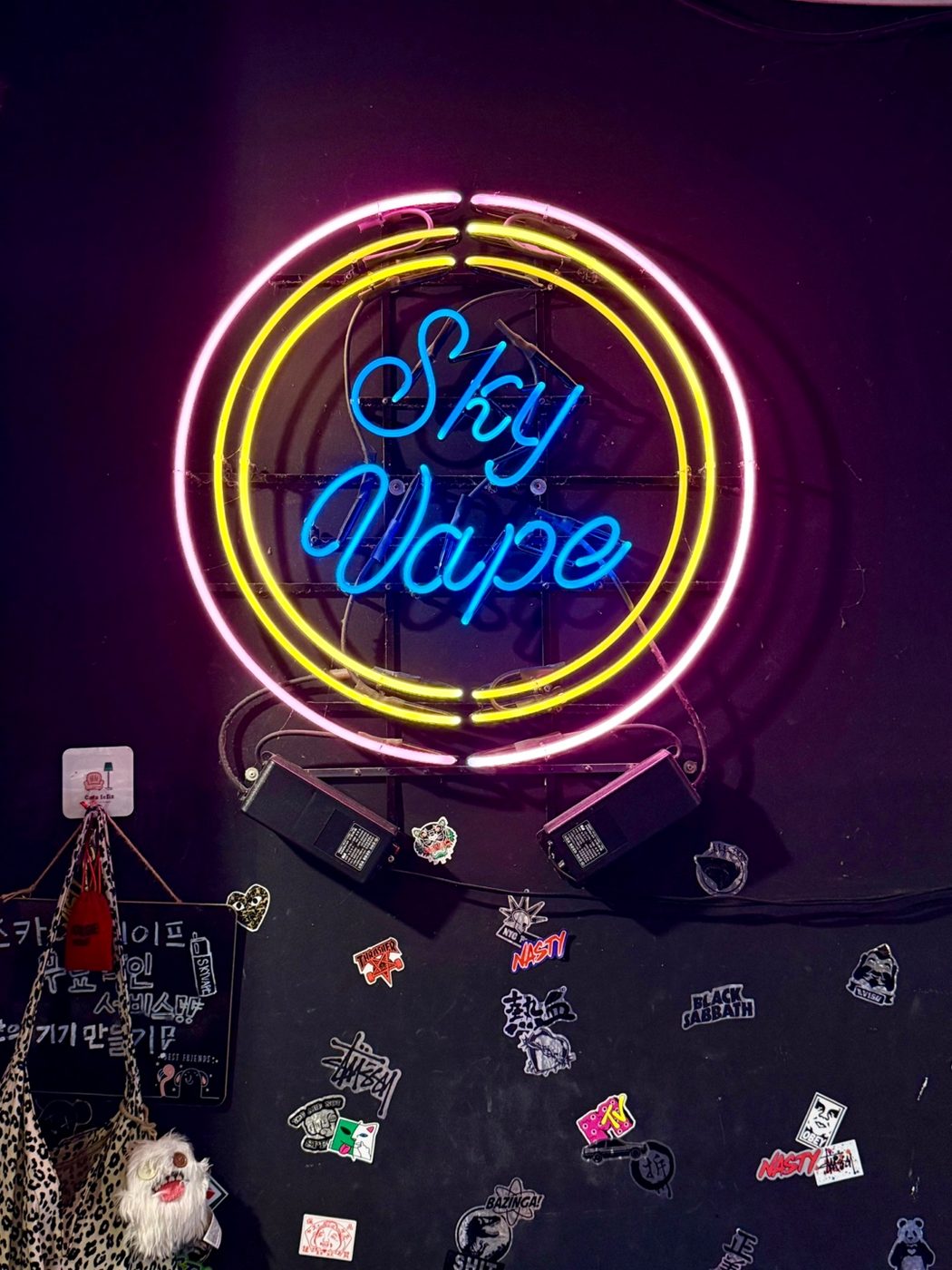 Sky Vape 네온 로고